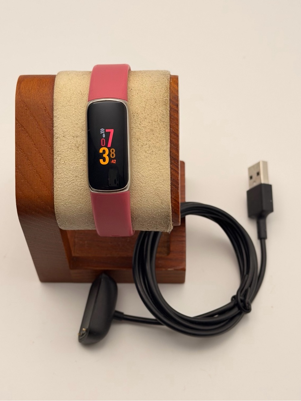 Fitbit Luxe, Tested, Charger Included, Pink/Chrome, Fitness tracker